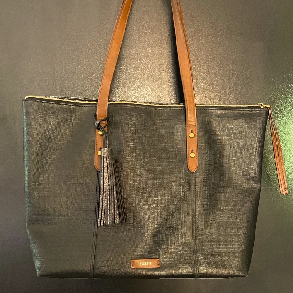 Fossil purse